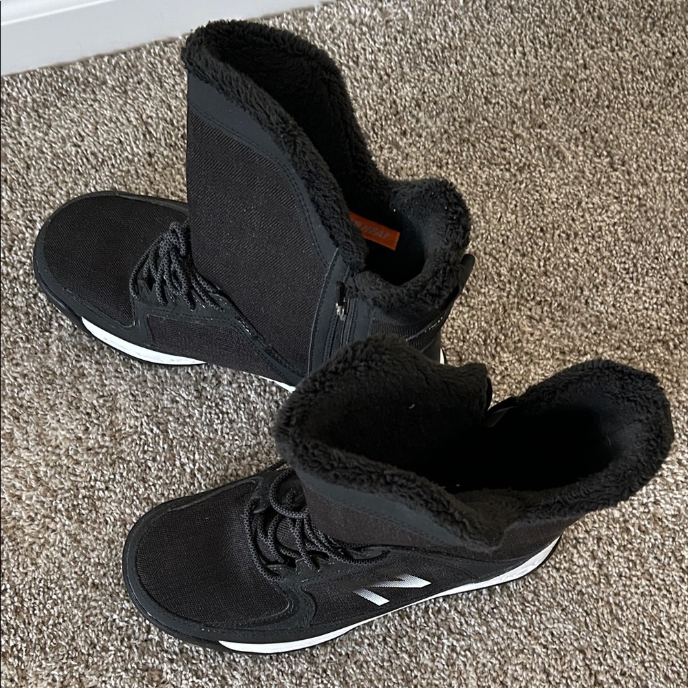 New Balance Black and White Snow Boots
9.5 wide